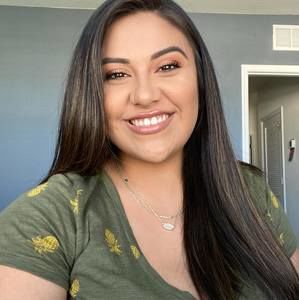 Meet your Posher, Noraelisa